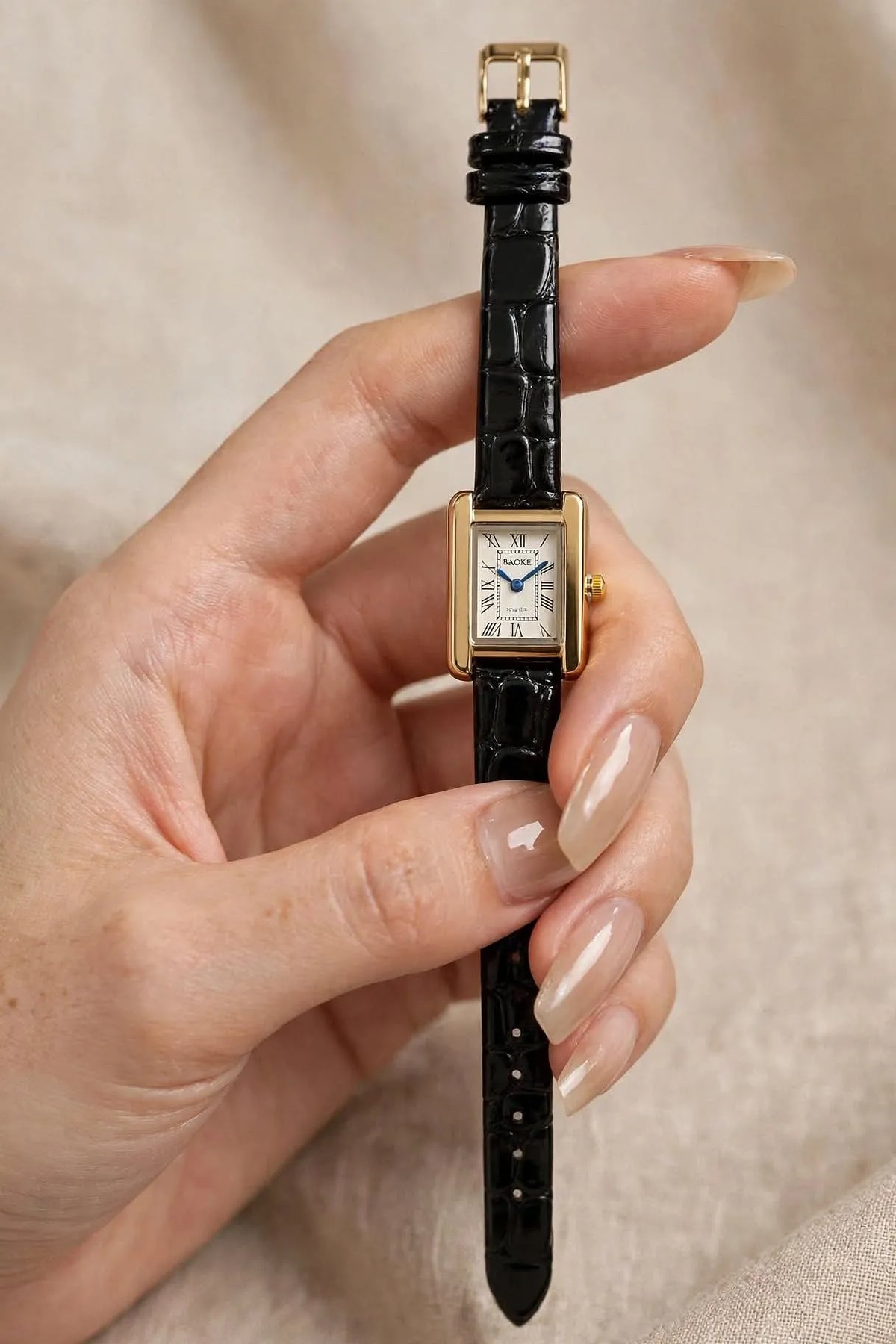 Emerald Elegance Women’s Watch
