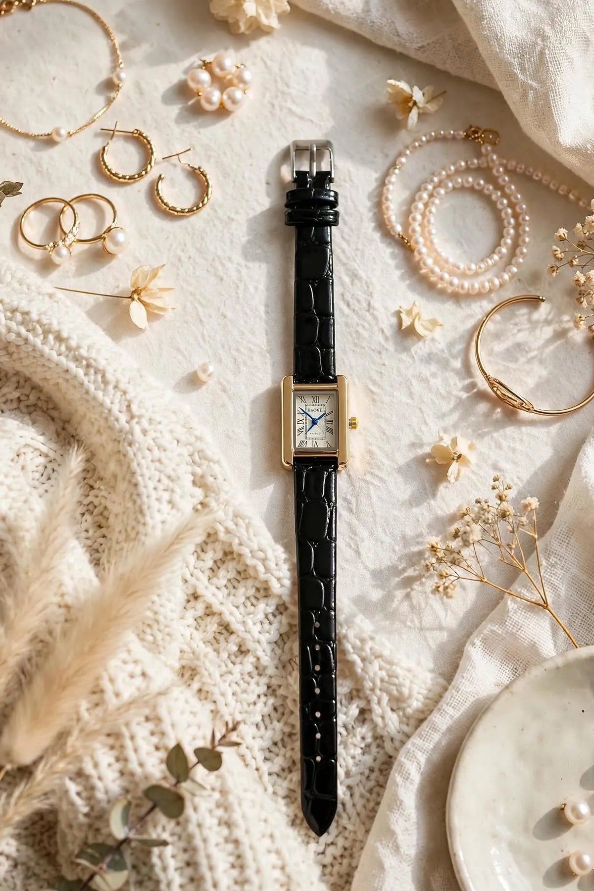 Emerald Elegance Women’s Watch