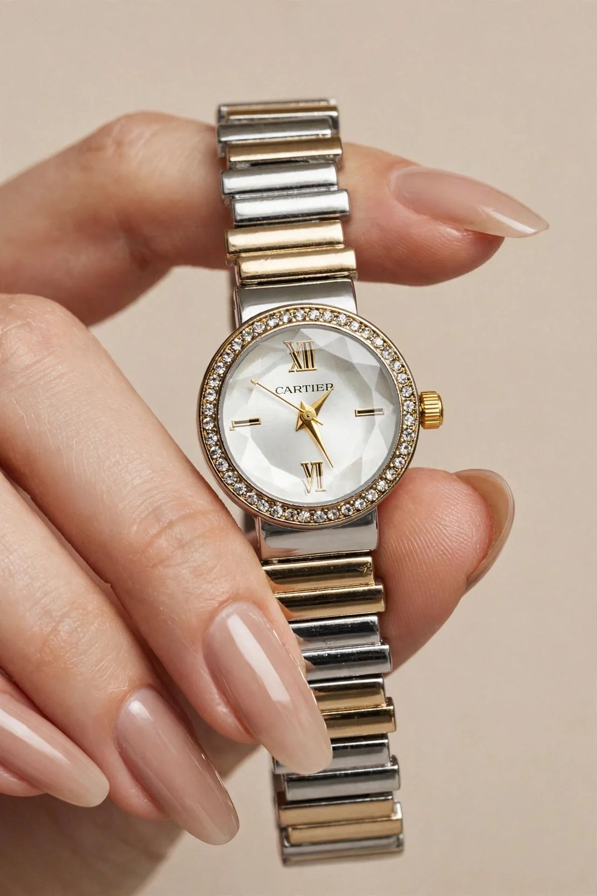 Crystal Bezel Quartz White Dial Watch