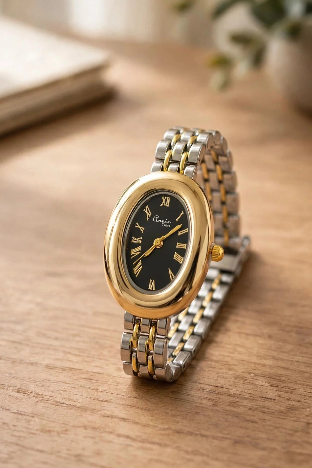 Vintage Oval Gold Watch – Black Dial