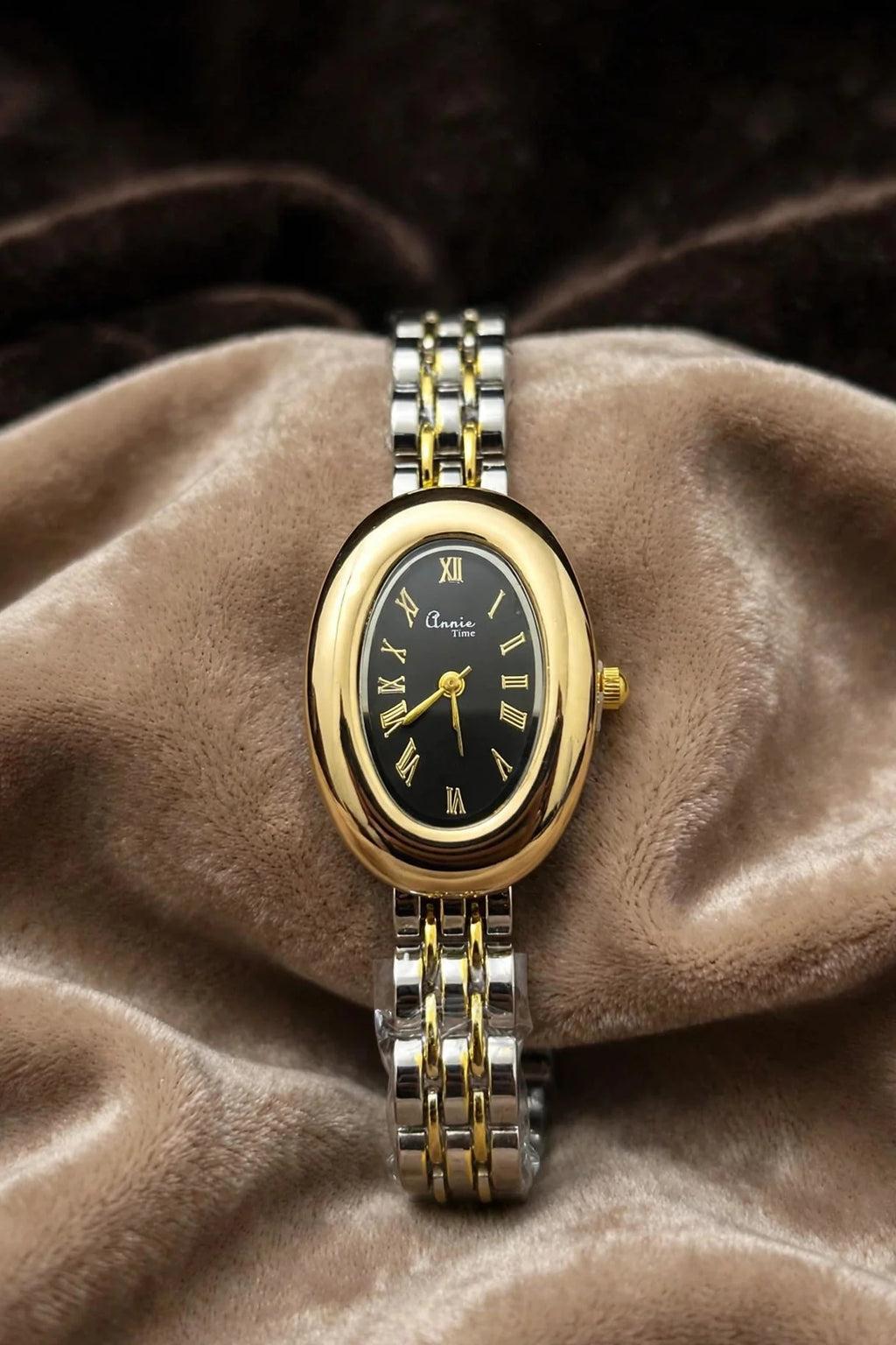 Vintage Oval Gold Watch – Black Dial