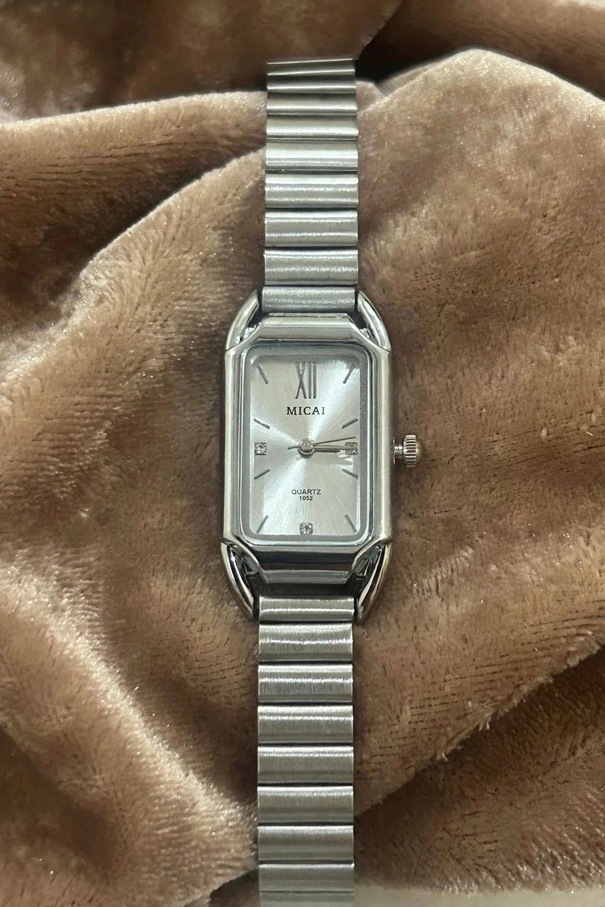 MICAI Women's Green Dial Quartz Watch