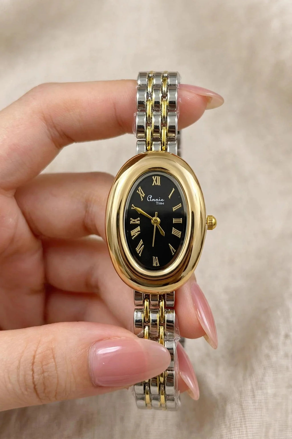 Vintage Oval Gold Watch – Black Dial