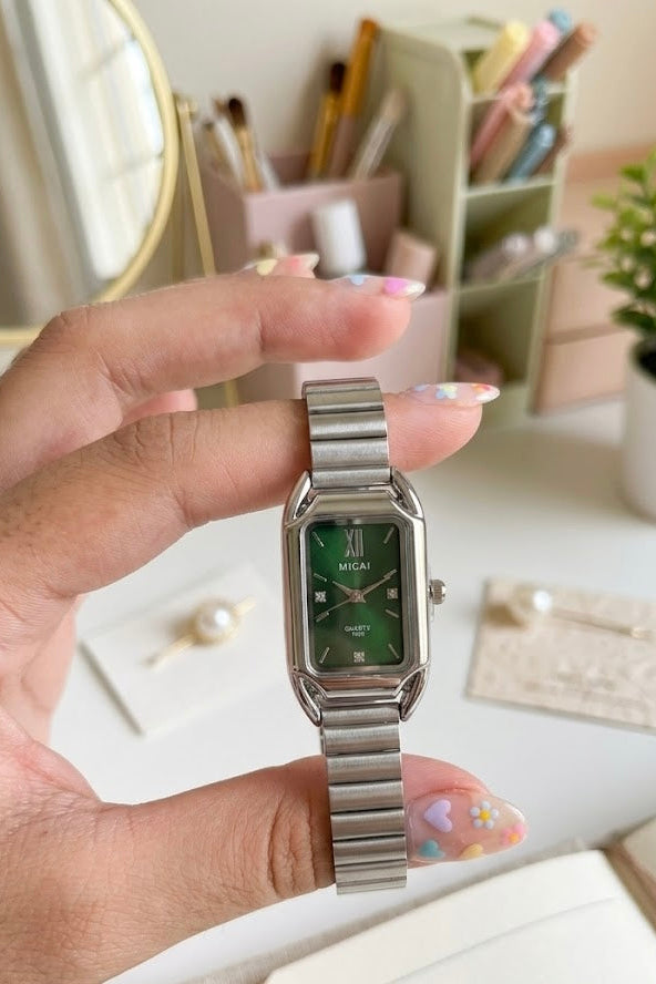 MICAI Women's Green Dial Quartz Watch
