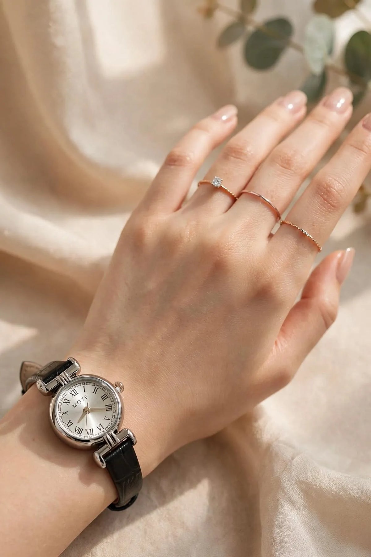 Élan Classic Roman Numeral Watch
