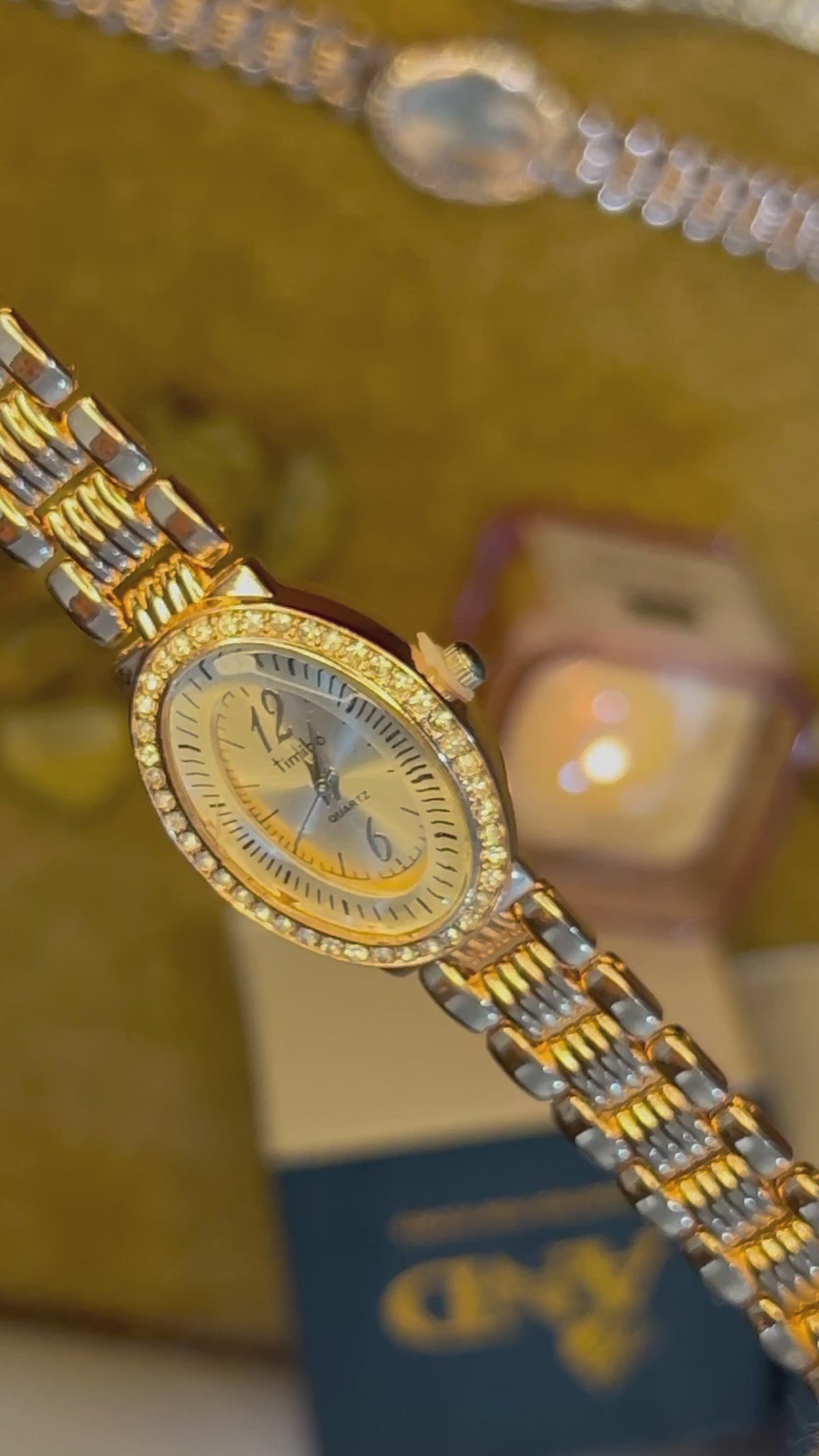 Oval Bracelet Watch With Crystal Bezal